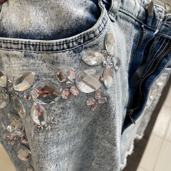 Washed Denim H&M Jean Shorts with Gems - Picture 4 of 5